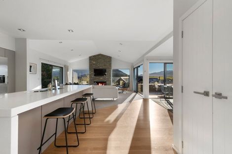 Photo of property in 4 Kinross Lane, Jacks Point, Queenstown, 9371