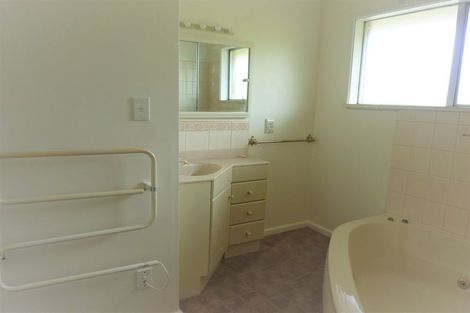 Photo of property in 7 Hillcrest Place, Avonhead, Christchurch, 8042