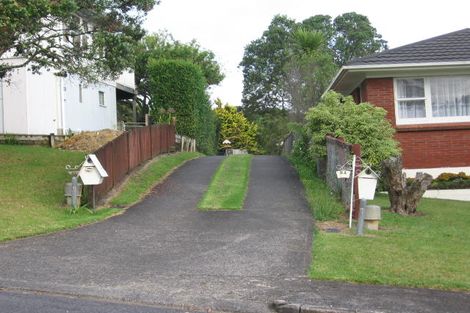 Photo of property in 8a Easter Parade, Glen Eden, Auckland, 0602
