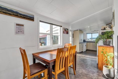 Photo of property in 6 Egmont Street, Normanby, Hawera, 4614