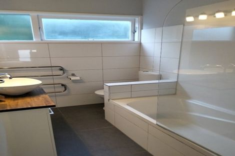 Photo of property in 7/23 Collins Avenue, Tawa, Wellington, 5028