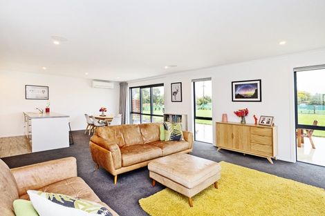 Photo of property in 83 Watt Road, Otatara, Invercargill, 9879