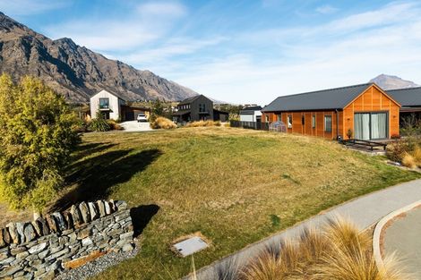 Photo of property in 2 Appin Court, Jacks Point, Queenstown, 9371