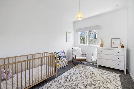 Photo of property in 56 Gilbert Street, New Plymouth, 4310
