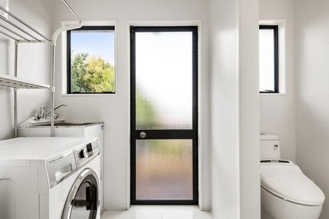 Photo of property in 4/10 Heathglen Place, Bayview, Auckland, 0629