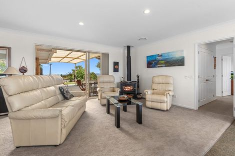 Photo of property in 121 Owhiwa Road, Parua Bay, Onerahi, 0192