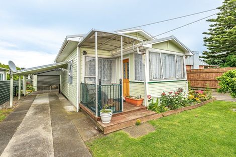 Photo of property in 143 Cornfoot Street, Castlecliff, Whanganui, 4501