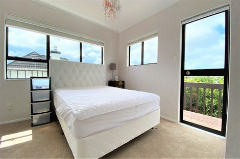 Photo of property in 16 Cherub Place, West Harbour, Auckland, 0618