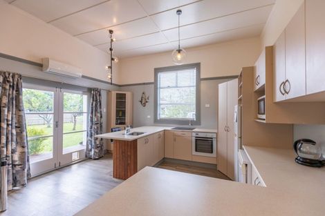 Photo of property in 24 Dundas Street, Porangahau, 4293