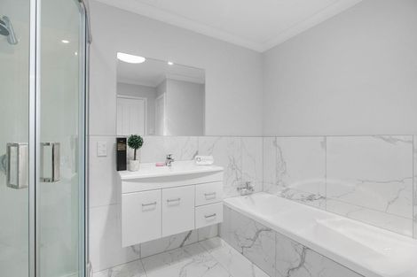 Photo of property in 1 Mchardy Place, Glenfield, Auckland, 0627