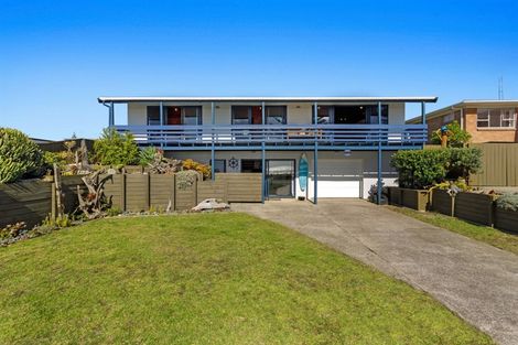 Photo of property in 220 Ocean Road, Ohope, 3121