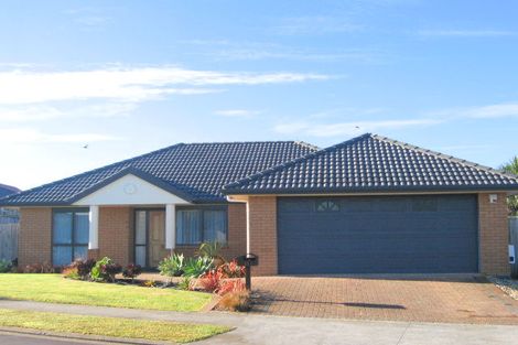 Photo of property in 11 Nad Place, East Tamaki Heights, Auckland, 2016