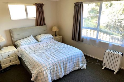 Photo of property in 38 Fiona Grove, Karori, Wellington, 6012