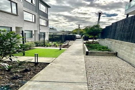 Photo of property in 10/25 Lloyd Avenue, Mount Albert, Auckland, 1025