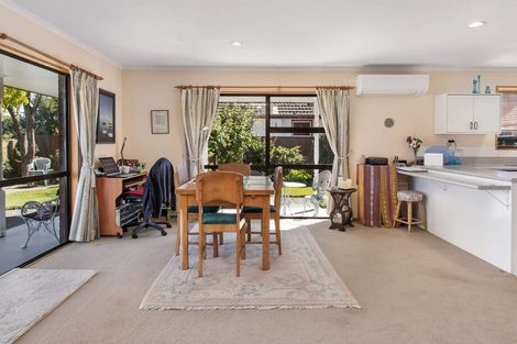 Photo of property in 10 Corfe Street, Ilam, Christchurch, 8041