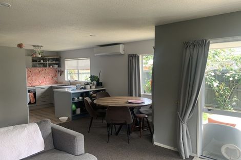 Photo of property in 11 Honeysuckle Place, Northcote, Christchurch, 8052