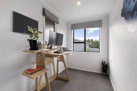 Photo of property in 1/52 Pupuke Road, Hillcrest, Auckland, 0627