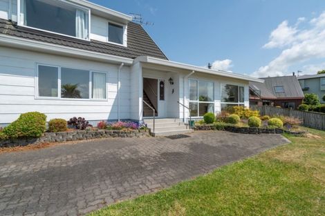 Photo of property in 16 Wakeman Road, Acacia Bay, Taupo, 3330