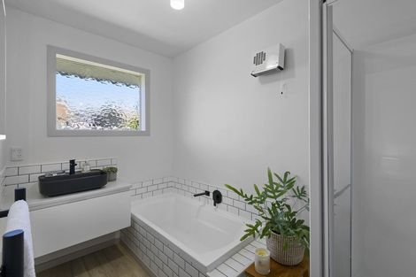 Photo of property in 2/32 Mona Vale Avenue, Riccarton, Christchurch, 8011