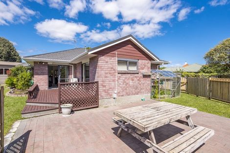 Photo of property in 2 Realm Drive, Paraparaumu, 5032