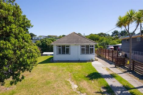 Photo of property in 39 Jillett Street, Titahi Bay, Porirua, 5022