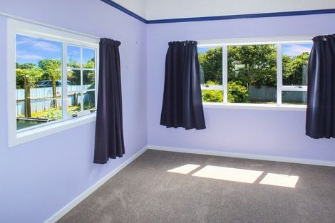 Photo of property in 67 Avenue Road, Foxton, 4814