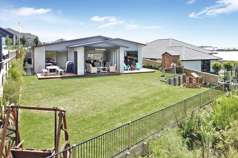 Photo of property in 8 Kiritiana Close, Pyes Pa, Tauranga, 3112