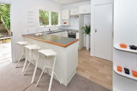 Photo of property in 1/546 Glenfield Road, Glenfield, Auckland, 0629