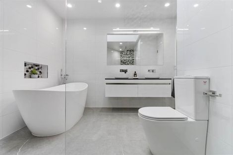 Photo of property in 11 Tyrico Close, Unsworth Heights, Auckland, 0632