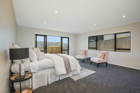 Photo of property in 4 Omaka Place, Aotea, Porirua, 5024