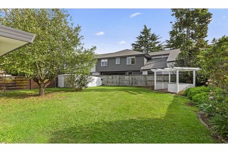 Photo of property in 2 Page Place, Hamilton East, Hamilton, 3216