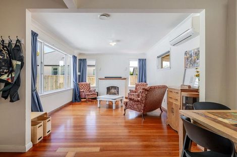 Photo of property in 43 Birmingham Street, Takaro, Palmerston North, 4412
