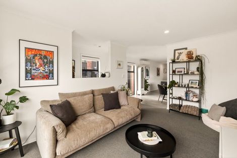 Photo of property in 20 Atutahi Lane, Papamoa, 3118