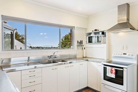 Photo of property in 5 Elizabeth Place, Mairangi Bay, Auckland, 0630