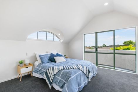 Photo of property in 2/6 Pat O'connor Place, Manurewa, Auckland, 2105