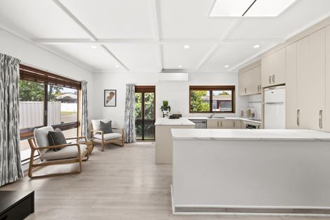 Photo of property in 2 Bale Place, Havelock North, 4130