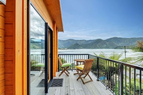 Photo of property in 127 Queen Charlotte Drive, Havelock, Picton, 7281