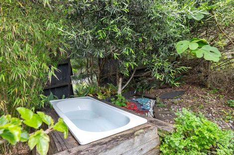 Photo of property in 20 Roberta Crescent, Orewa, 0931