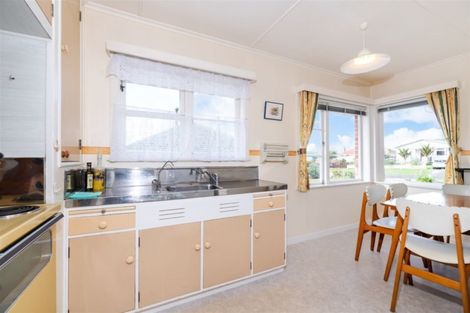 Photo of property in 24 Koromiko Street, New Lynn, Auckland, 0600