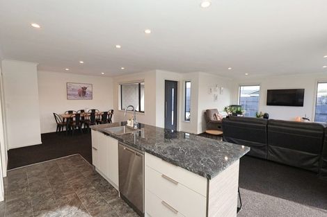 Photo of property in 40 Queen Street, Winton, 9720