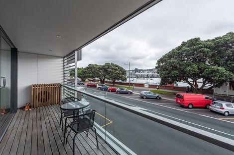 Photo of property in Mariner, 1a/140 Oriental Parade, Oriental Bay, Wellington, 6011