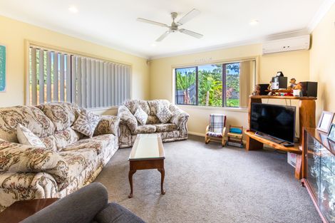 Photo of property in 84 Collingwood Road, Waiuku, 2123