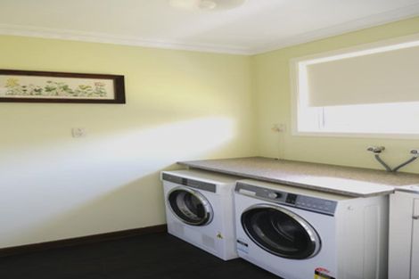 Photo of property in 10 Kew Place, Richmond Heights, Taupo, 3330