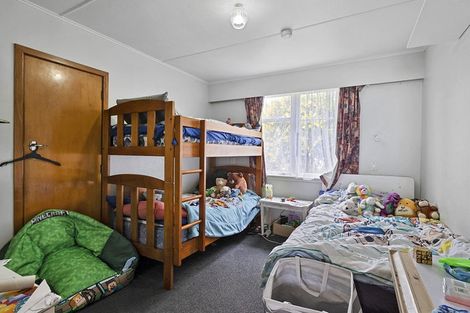 Photo of property in 56 Banks Street, Marfell, New Plymouth, 4310