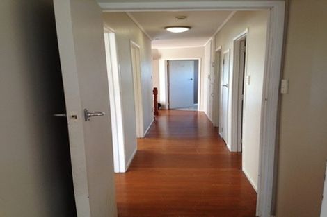 Photo of property in 18 Alton Terrace, Pakuranga Heights, Auckland, 2010