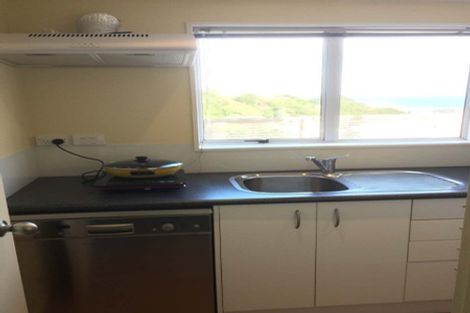 Photo of property in 16 Frobisher Street, Island Bay, Wellington, 6023