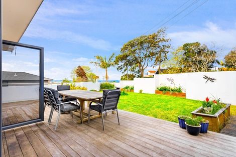 Photo of property in 1/89 Knights Road, Rothesay Bay, Auckland, 0630
