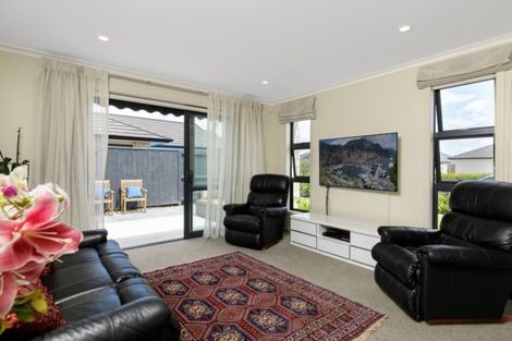 Photo of property in 21 Livingstone Drive, Papamoa Beach, Papamoa, 3118