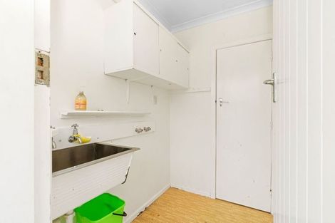 Photo of property in 34 Queenwood Road, Levin, 5510