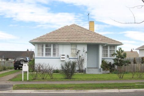 Photo of property in 15 Kenney Crescent, Fairfield, Hamilton, 3214